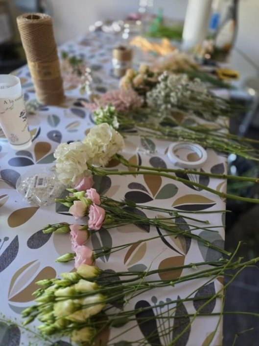 Préparation du bouquet de la mariée